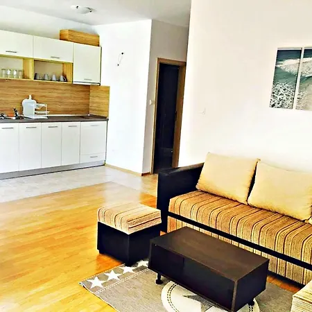 Mina In Tzarevo Апартаменты *